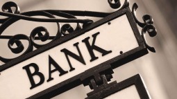 Jak banky vydělávají na naších penězích